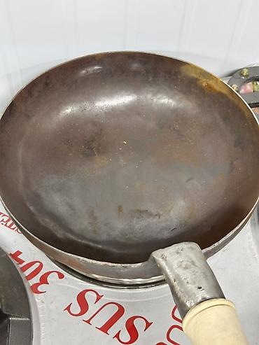Вок (wok) из углеродистой стали с круглым дном. Характеристики: -