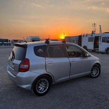 чехол для машины бишкек цена: Honda Fit: 2005 г., 1.3 л, Автоматтык, Бензин, Хетчбек