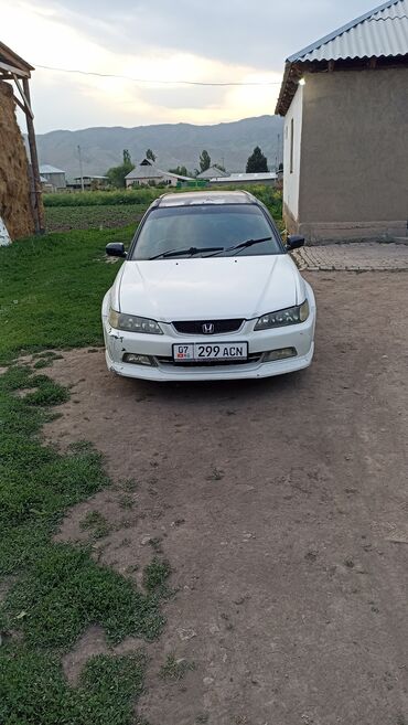 civic 1991: Honda Accord: 2000 г., 2.3 л, Автомат, Газ, Универсал