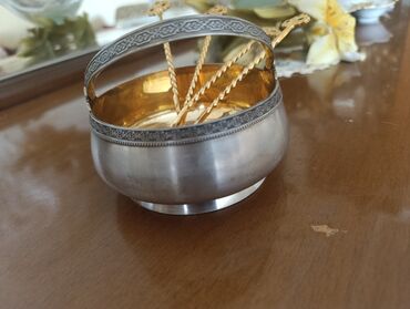Digər: Серебряная сахарница с позолотой