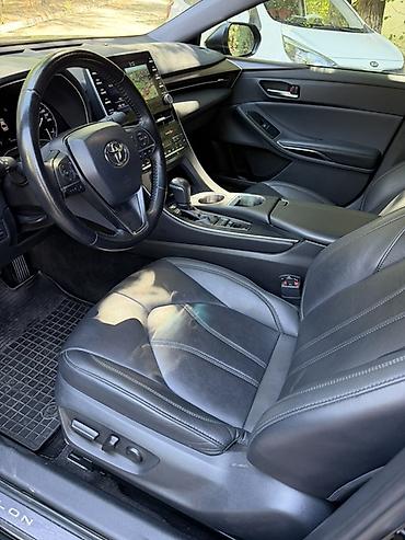 селика: Toyota Avalon: 2018 г., 2.5 л, Вариатор, Гибрид, Седан — 9