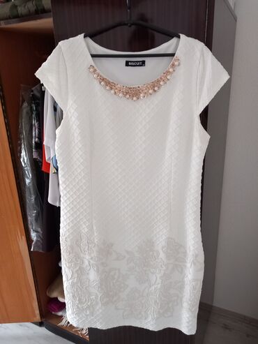kako oprati haljinu sa sljokicama: 5XL (EU 50), color - White, Cocktail, Short sleeves
