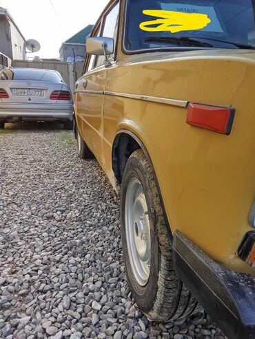 VAZ (LADA): VAZ 2106 sedan - Kuzov: klassik 4 qapılı sedan, sarı rəng. - Mühərrik — 6