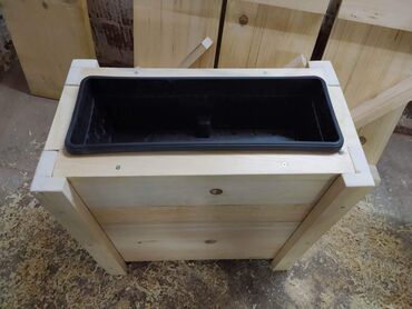 Police: 4500rsd lakirane bezjonim lakom
4.800rsd u bojama po izboru — 9