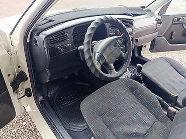 Volkswagen: Volkswagen Golf: 1994 г., 1.8 л, Механика, Бензин, Хэтчбэк — 10