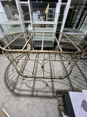 Stullar: Açılmayan, Metal, Oval masa