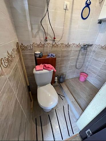 2 bedroom: Сдаётся 2‑комнатная квартира в районе Ак-Ордо. - Планировка: две — 3