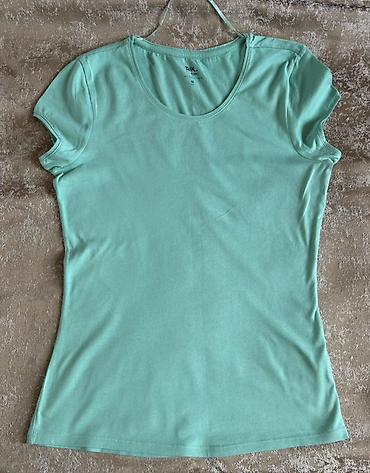 Qadın T‑shirt M razmer, iki gol arası 42 cm, uzunluğu 46 cm - Brend