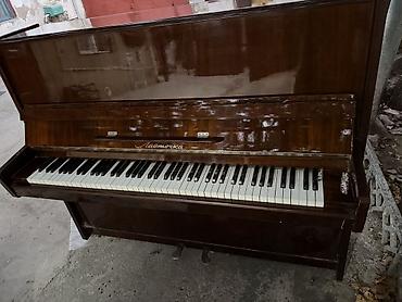 Musiqi alətləri: Upright pianino – “Lastoçka” (Ласточка) Bir dənə problemi yanında bir — 1