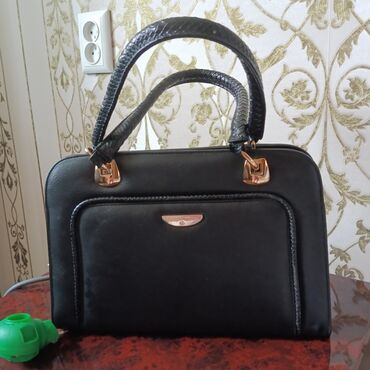 женские сумки di gregorio: Продается новая оригинальная женская сумка черного цвета,ручки и