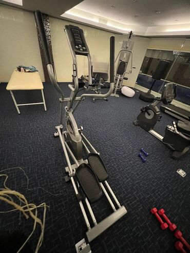 Digər trenajorlar: Peşəkar ev-fitnes avadanlıqları dəsti - Elliptik trenajor: E‑Glide — 11