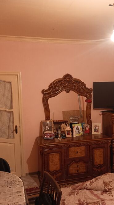 Anbar və emalatxanalar: Kohne Corat merkezden 100 addım aralıda 4 otaqlı ev satılır hec bir -da lalafo.az — 10 Anbar və emalatxanalar: Kohne Corat merkezden 100 addım aralıda 4 otaqlı ev satılır hec bir — 10