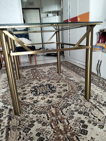 Masalar: Qonaq masası, İşlənmiş, Açılmayan, Şüşə, Dördbucaq masa — 9