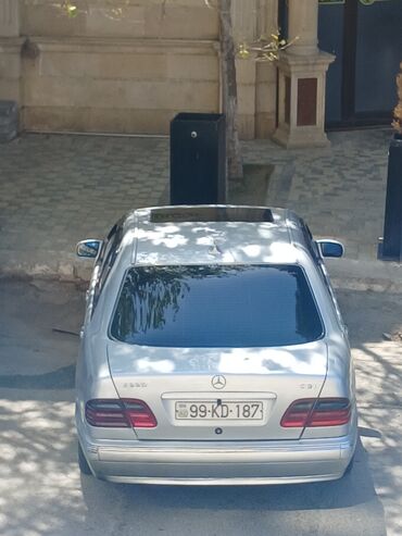 Mercedes-Benz: Mercedes-Benz 220: 2.2 l | 2000 il Sedan — 7