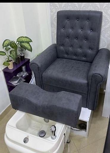 Pedikür kreslosu satılır. - Rahat, yüksək arxalı və geniş oturacaq -