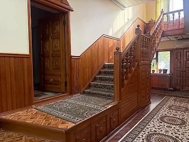 гараж кудайберген: 6 бөлмө, 145 м², 4 соток, Бишкек, Газ Городок — 1