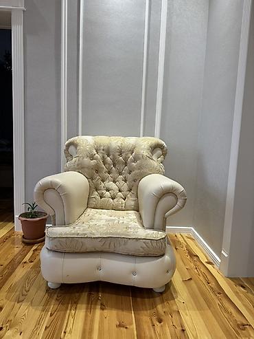 ucuz makyaj masası: Klassik üslublu yumşaq mebel dəsti Tərkib: - 1 ədəd üç nəfərlik divan — 3