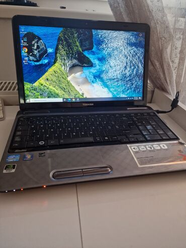 stalak za telefon za snimanje sa svetlom: Intel Core i7, 15.6 "