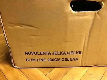 Praznična dekoracija: Velika veštačka jelka sa postoljem - Tip: veštačka božićna jelka — 6