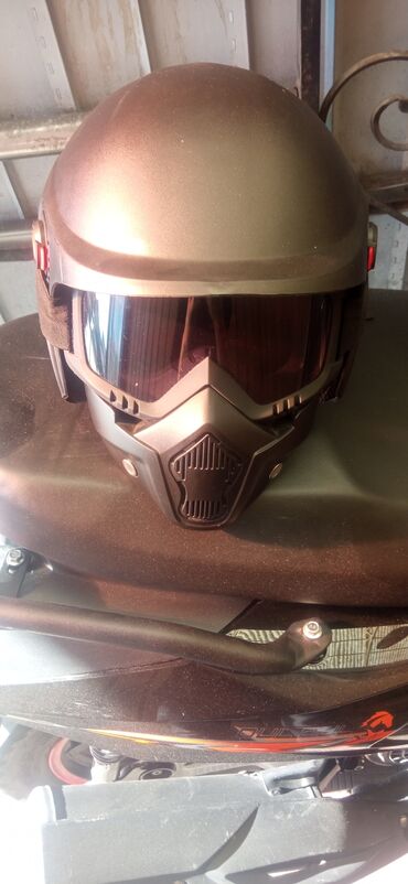 шлем на мото: Шлем сатылат жаңы. баасы 2000 сом