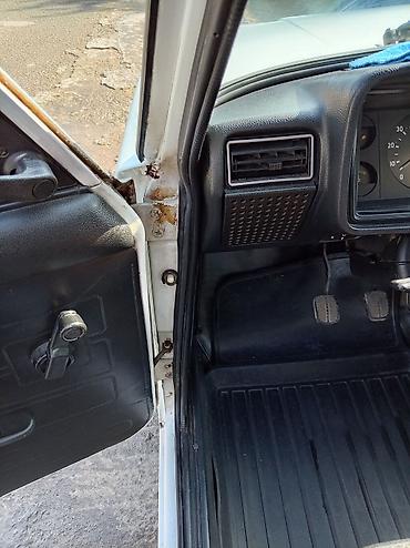 VAZ (LADA): VAZ 2107 sedan - Kuzov: ağ rəng, klassik 4 qapılı sedan gövdə - Nömrə — 13