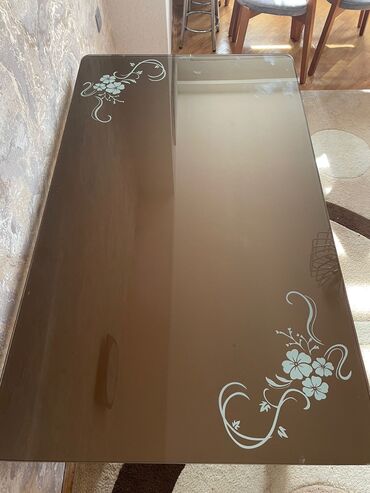 стеклянный стол офисный: Metbex stolu satilir.olcusu 135 x 80 sm.ustu temperli qalin