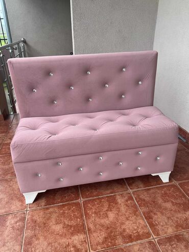 Stolice: A. Tabure
100x42x80
14.000din bez otvaranja odmah dostupno — 5
