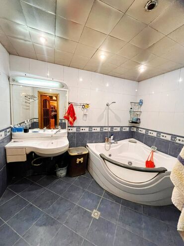 Yeni tikili: 2-ci mikrorayon, 4 otaqlı, Yeni tikili, m. Memar Əcəmi, 175000 kv. m -da lalafo.az — 14 Yeni tikili: 2-ci mikrorayon, 4 otaqlı, Yeni tikili, m. Memar Əcəmi, 175000 kv. m — 14