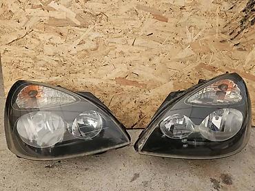 prodajamotora.rs: FAR ZA RENAULT CLIO OD 2001. DO 2003. GOD — 1