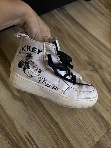 adidas duboke: ZARA x Disney ženske patike – model sa visokim đonom i skačućim đonom — 1