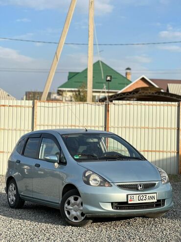 Honda: Honda Jazz: 2005 г., 1.3 л, Механика, Бензин, Хэтчбэк