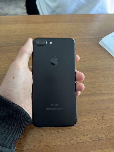 Apple iPhone: IPhone 7 Plus, Б/у, 32 ГБ, Черный, Защитное стекло, Чехол, 83 %