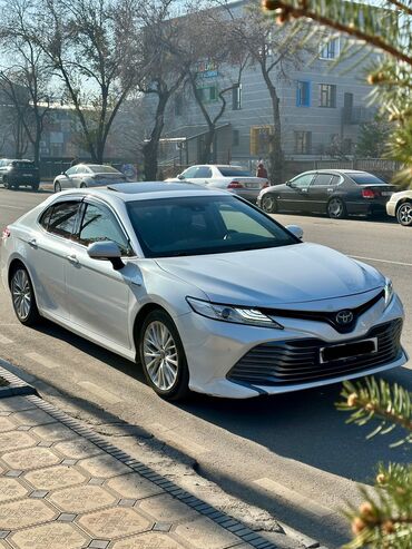 Toyota: Toyota Camry: 2018 г., 2.5 л, Автомат, Гибрид, Седан