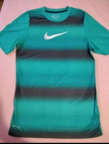 trapstar majica: T-shirt Nike, S (EU 36), color - Turquoise