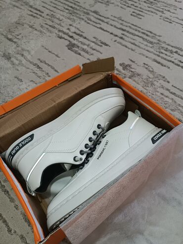 Кроссовки и спортивная обувь: Мужские кроссовки, 41.5, Fashion, Новый, цвет - Белый, Самовывоз, Платная доставка — 2