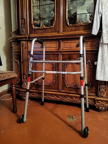 Медтовары: Gəzinti üçün yüngül aluminium “walker” tipli yardımçı vasitə — 1