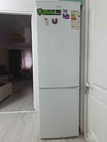 mini fridge: Холодильник Artel, двухкамерный, белый цвет. Верхняя камера — — 1