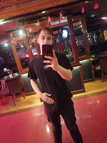 kafede ofciyant isi axtariram: Ofisiant, Kişi, 23 yaş, Təcrübəsiz — 1