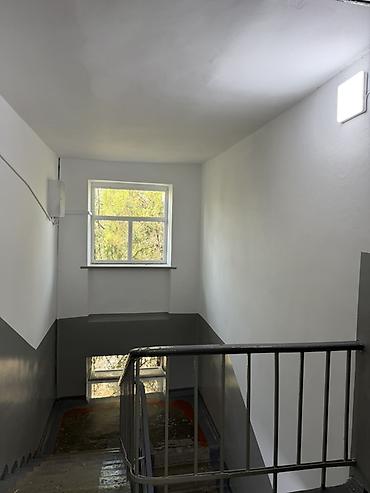 24: Продается 2 ком кВ 43 м2, не угловая, 4/4 комнаты изолированы, дом — 8