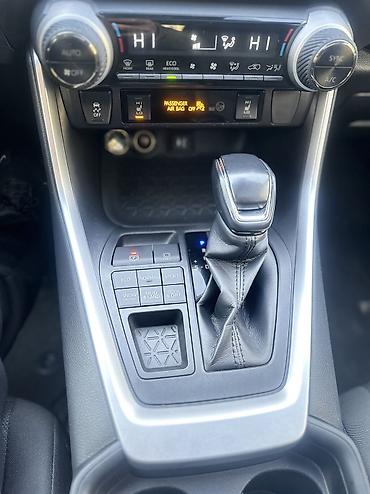 Toyota: Toyota RAV4: 2019 г., 2.5 л, Автомат, Бензин, Кроссовер — 9