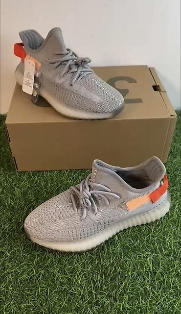 Patike: Patike – silueta inspirisana modelom 350 sa Boost-stil đonom Brojevi — 8