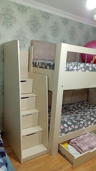 Uşaq mebeli: Uşaq otağı üçün iki mərtəbəli çarpayı dəsti martaslari ortopedikdi az — 2