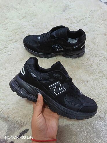 Patike: Patike – više modela i boja Opis: - Moderna lifestyle i sportska — 3