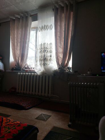 продаю дом в ак босого: 2 комнаты, 40 м², 104 серия, 1 этаж, Старый ремонт
