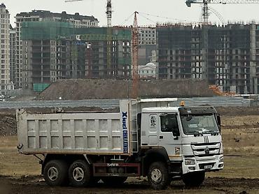 Услуги самосвала: Заказать Хово, Доставка щебня, угля, песка, чернозема, отсев, 30 тонн — 4