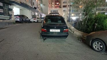 BMW: BMW 3 series: 1.8 l | 1996 il Sedan — 12