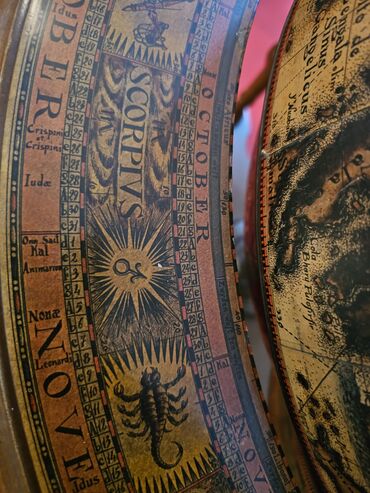 Ostali stilski dekor: Dekorativni globus sa postoljem od drveta, idealan za uređenje na lalafo.rs — 12 Ostali stilski dekor: Dekorativni globus sa postoljem od drveta, idealan za uređenje — 12