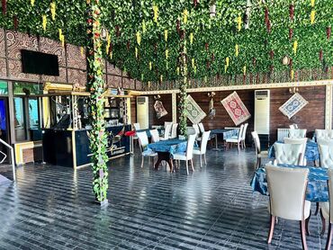 Restoran, kafelər: Obyekt 2mertebeden ibaretdir. 1ci mertebe restoran,pub ve 2kabinet — 5