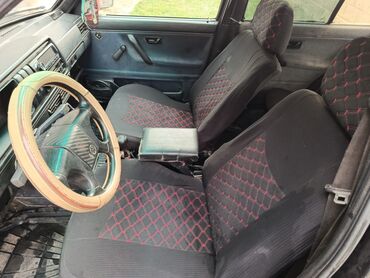 Volkswagen: Volkswagen Golf: 1990 г., 1.3 л, Механика, Бензин, Хэтчбэк