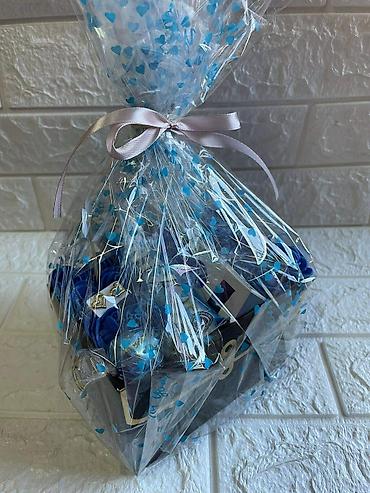 Kompleti namirnica: Poklon setovi u dekorativnim kutijama Elegantno aranžirani poklon — 19